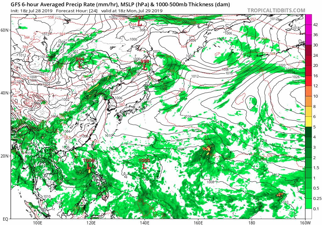 双胚胎酝酿“双台风”，降水回波红得发亮，坏暴雨“一触即发”