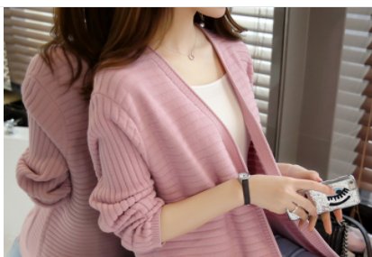 十件雪纺衫，都抵不上一件薄款开衫!70后女人穿上，美嫩像30