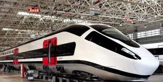  「高铁」中国高铁再进化，自主研发可编组动车组问世，有望解决