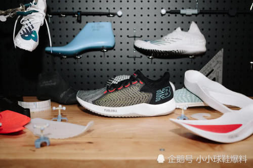  【速度】顶尖科技跑鞋，只为速度而生！百伦FuelCell跑鞋！