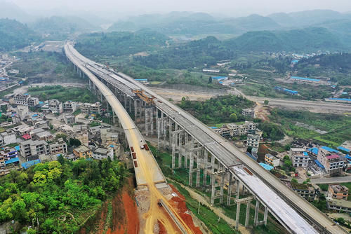  贵州：贵州都匀至安顺高速公路建设稳步推进