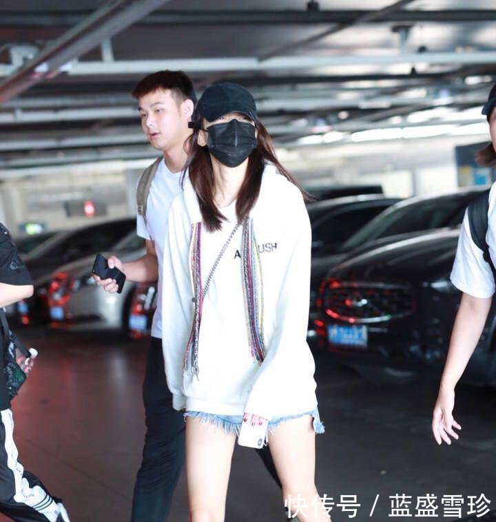 孙怡素颜“全副武装”, 看到她短到大腿根的裤子, 我沉默了