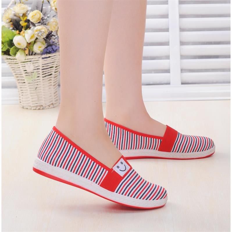 刚知道，这种鞋叫:软秋鞋，久穿不累忒养脚，老妈一下买3双