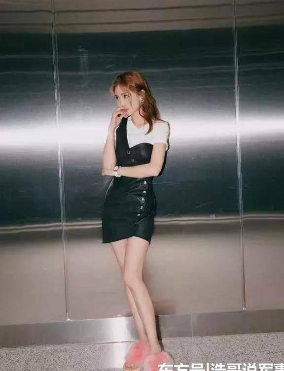 38岁高圆圆和29岁杨颖撞衫,差距尴尬,一个女神一个像路人