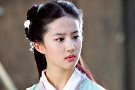  『混血』才不要什么混血脸高级脸，有这几个特征，你代表了东方美