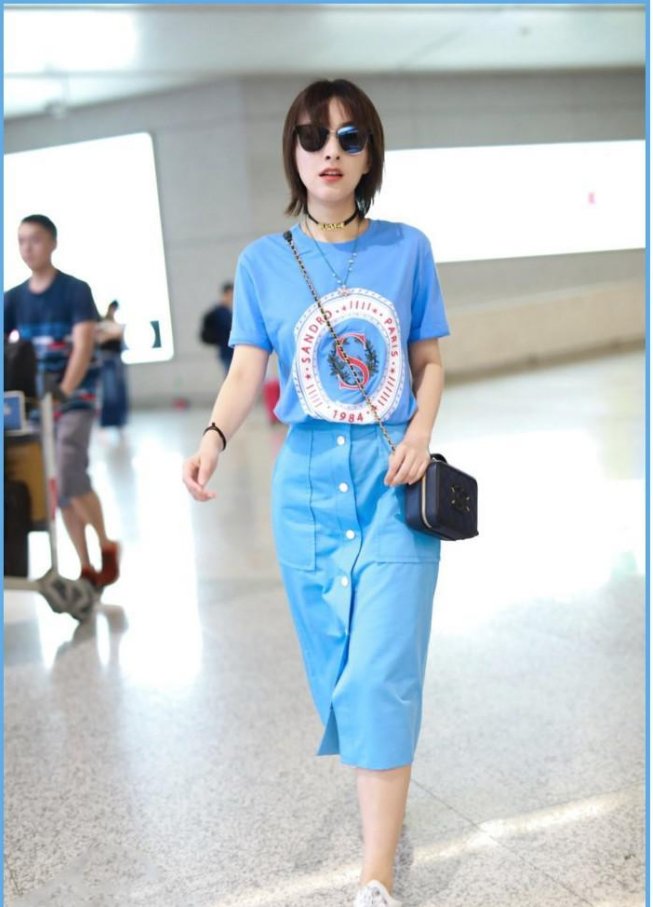 吴昕厉害!160穿半身裙不输165刘诗诗，网友:头次发现你腿那么长