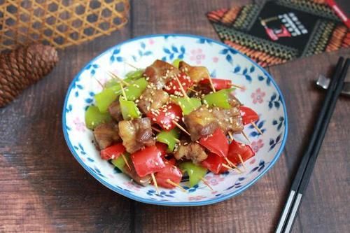 [烤箱]家庭版小烧烤，彩椒牙签羊肉，用烤箱就能轻松搞定