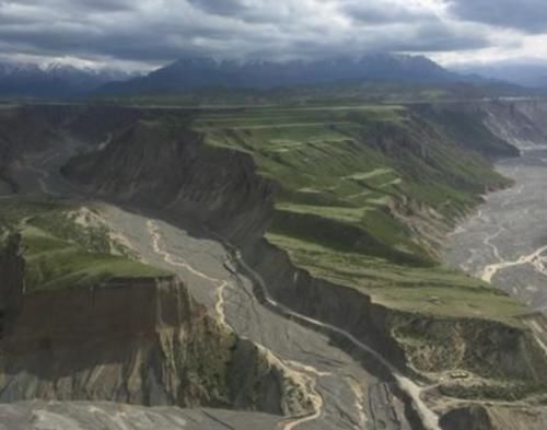 世界之最，独库公路，被评选为“纵贯天山脊梁的景观大道”