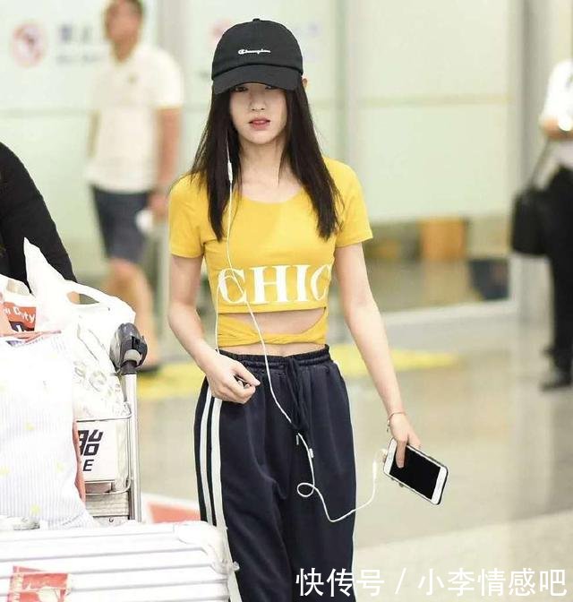 鞠婧祎和吴宣仪都放弃小裙子了，你还在继续当“小清新”