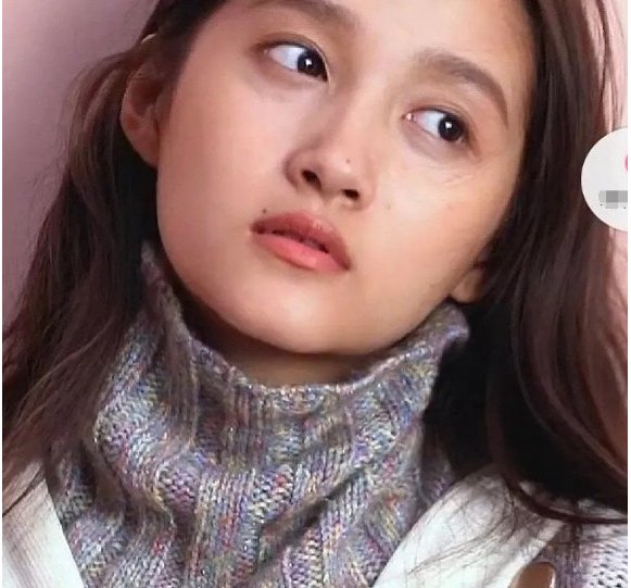 「全网」关晓彤拒绝上妆出镜，素颜的她被全网吐槽太土，而我却觉得鹿晗眼光很不错