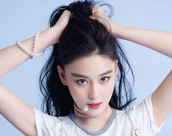 性感女神张馨予的撩人照，图五妩媚动人，最后一张让我心动不已