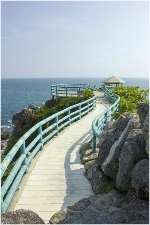 在三亚的碧海蓝天上我要飞得更高，看得更远