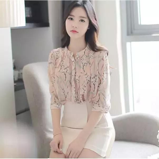 回头率爆棚的雪纺套装，香肩微露，优雅中还透着小性感