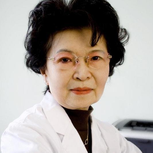 演员姥姥告诉我:药房一白菜价药粉，早晚各一次，眼纹全走开