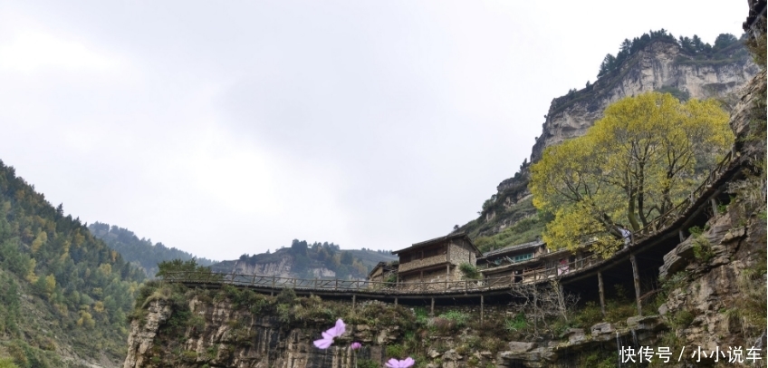 建在500米绝壁上的村子，上百年来悬空不倒，专家都感叹建筑技巧