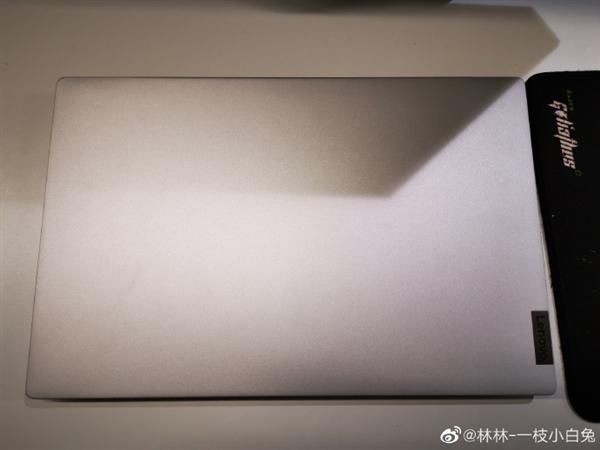  联想@联想小新15 2020真机“泄露”：四窄边 100% sRGB色域