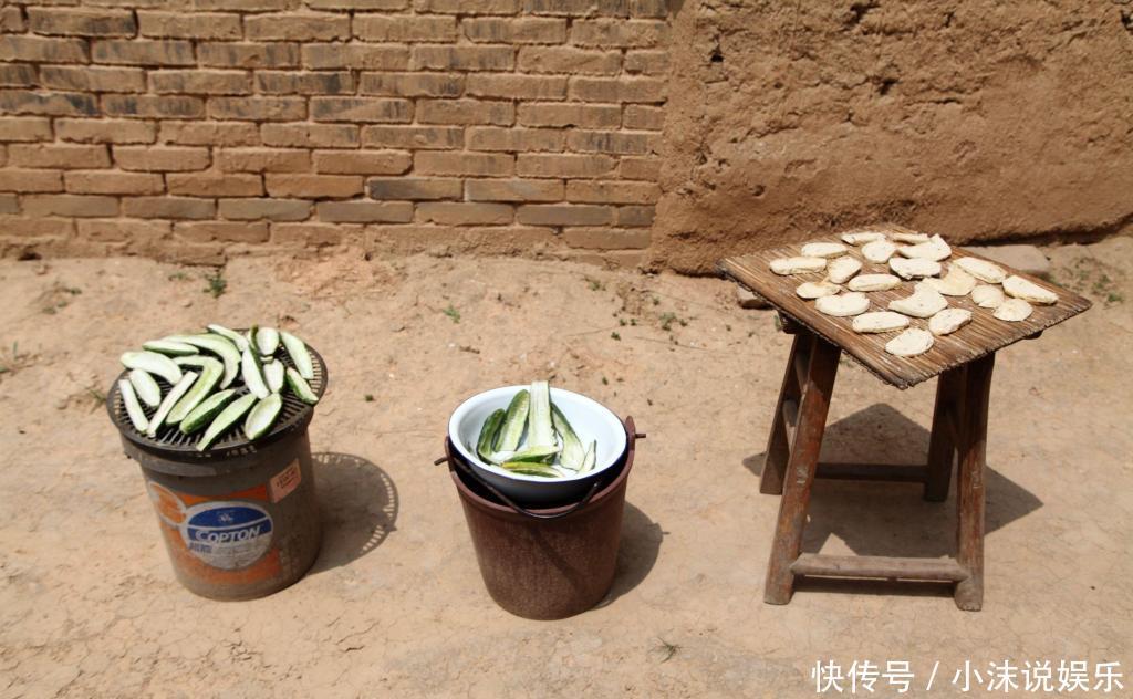 山西9旬老人住在16米长的恒温老屋，不装空调暑天睡觉还盖棉被