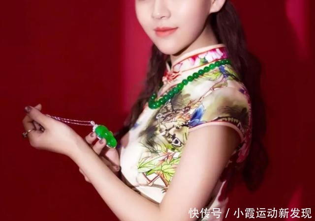 饰品■「3.8节」女人为什么对翡翠饰品情有独钟?