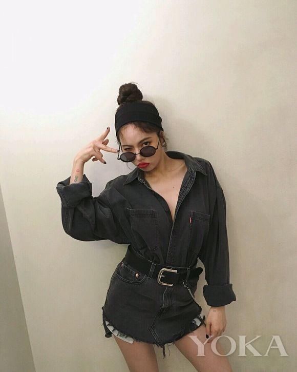 帅气性感女神泫雅 解锁夏日清凉穿搭