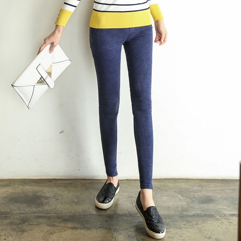 今秋不穿牛仔裤，显瘦百搭“打底裤”掩饰不住的美，回头率翻番