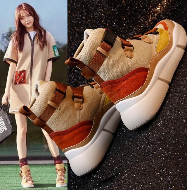 小姨45岁,入秋就穿“飞织小白鞋”,配上牛仔裤,美嫩不看年纪