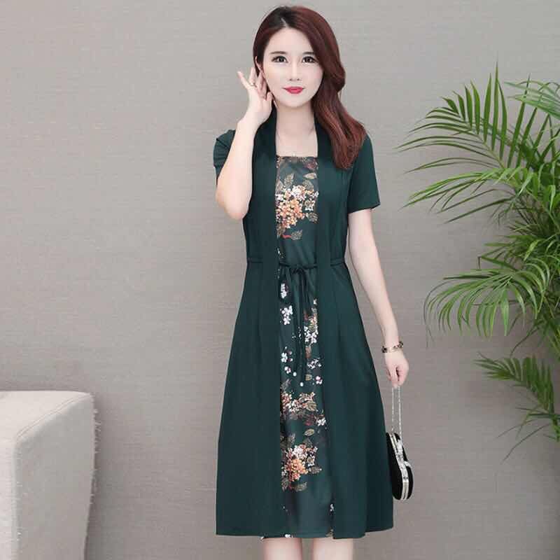 身材丰满的女人，建议穿这种收腰连衣裙，比旗袍洋气，女人味满满