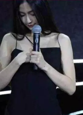 她也真是大胆,完美身材搭配包臀裙，美丽无处可藏！