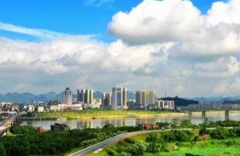 广东省面积最大县，享有广东水泥之乡，是广东著名的山区县！