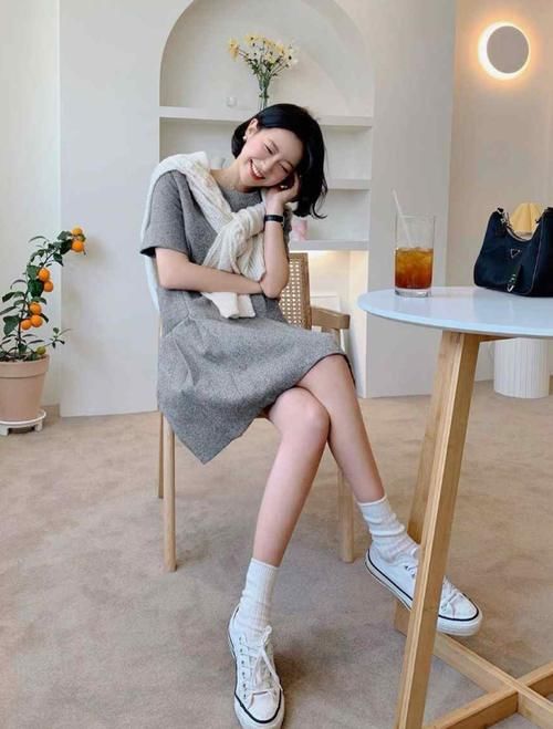  「针织衫」2020怎么穿？试试“不好好穿衣法”，美到冒泡