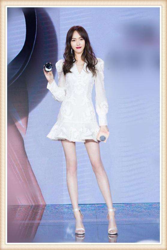 当172唐嫣和173关晓彤同穿短裙, 网友: 终于知道真正美腿长啥样了