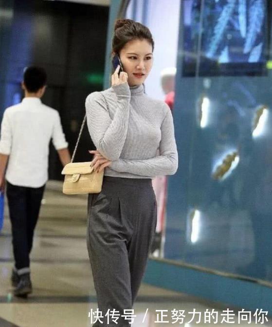  「短袖」街拍：软玉温香的美女，一件橙色短袖配白色短裙，时尚青春靓丽美