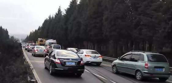  着手：高速“怪像”惹众怒？交通部已着手管理，新手：可算等到