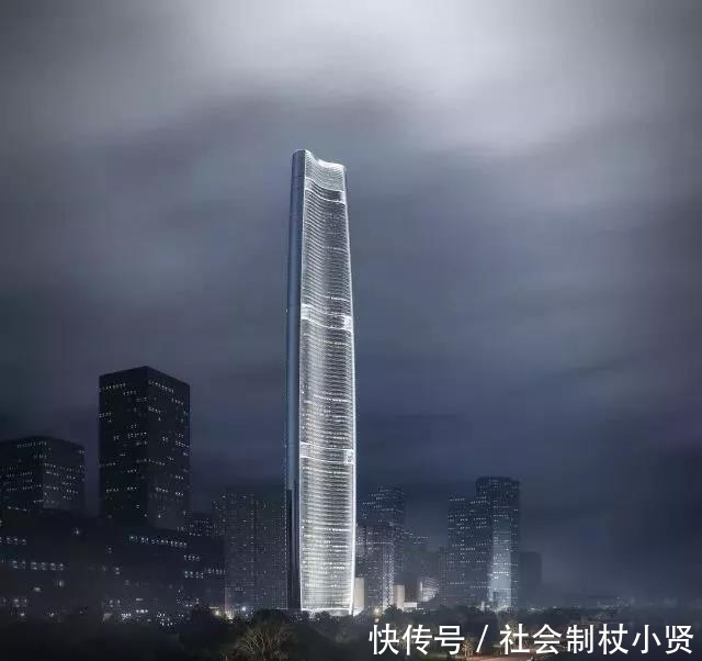 华中第一高楼被“削平”且限高，是谁阻碍了它成为中国第一？