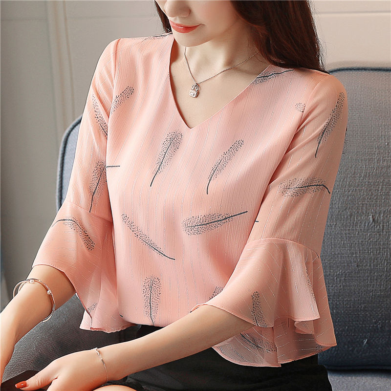 天呐!丰满的女人不“露”点照样性感迷人,十个男人九个挪不开眼