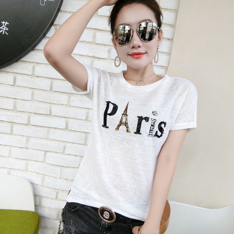 女人好身材别藏着，紧身T恤搭热裤，杨柳细腰也不过如此