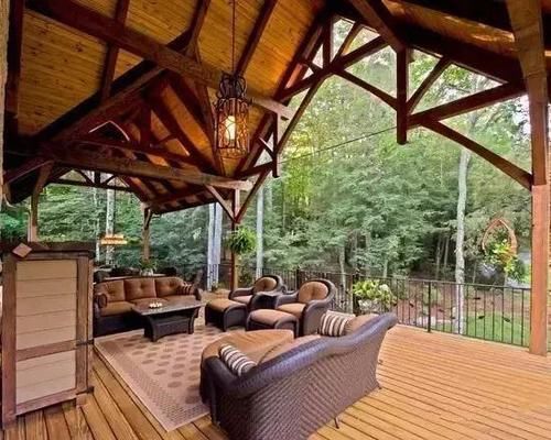 露台装成这样，一看就是个土豪，这样的露台谁不想要一个呢？