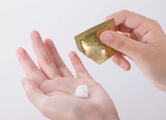  【乳液】水和保湿乳液，到底该“拍”還是“涂”？我一直犯错，怪不得保湿补水实际效果差