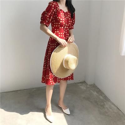 好身材露出来！V领开叉性感复古无敌，能“勾”死人一万遍啊