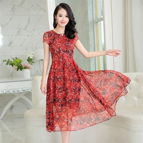 成熟女人穿这种连衣裙原来这么性感，尽显S型曼妙身姿