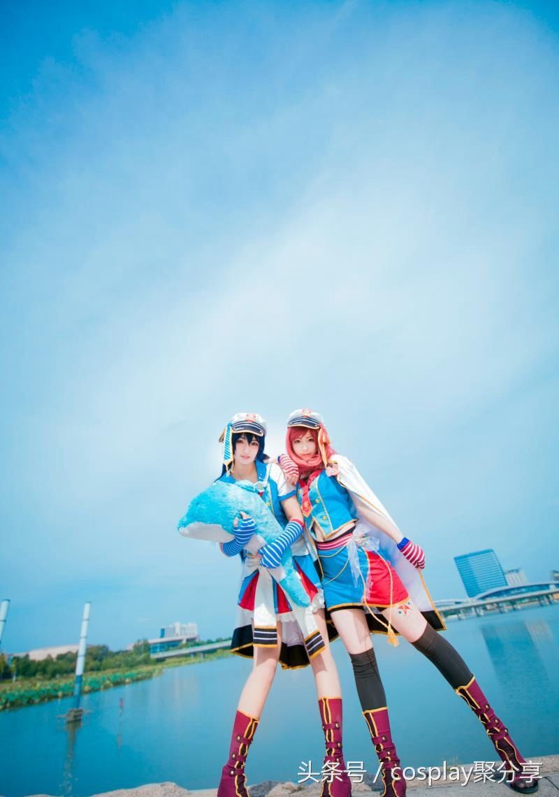 萝莉百合园田海未西木野真姬美腿黑丝Cosplay福利本子