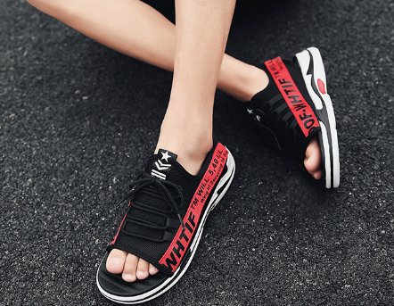 天呐!今年流行这样的凉鞋?三伏天穿清凉时髦，帅的女人神魂颠倒