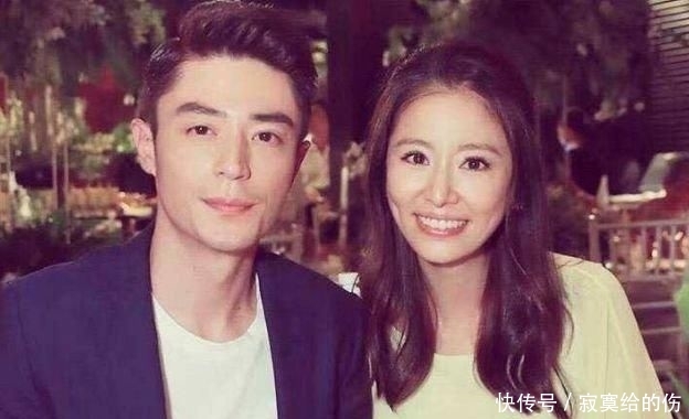  「合照」林心如和周海媚22年前合照，林心如一口龅牙，周海媚美得窒息