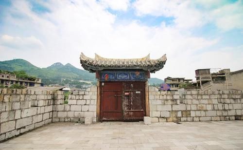 贵州山区深藏一座明朝建筑，屹今600年历史，几乎没有游客