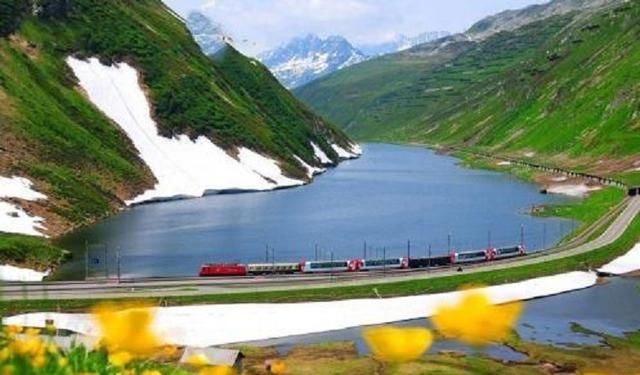 全球最缓慢的火车，300公里行驶了8个小时，还被乘客抱怨：开太快