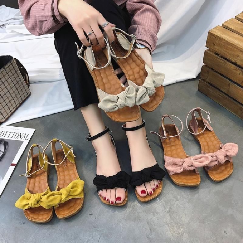 这一定是今年最性感又温柔的凉鞋了,优雅洋气,女人味十足