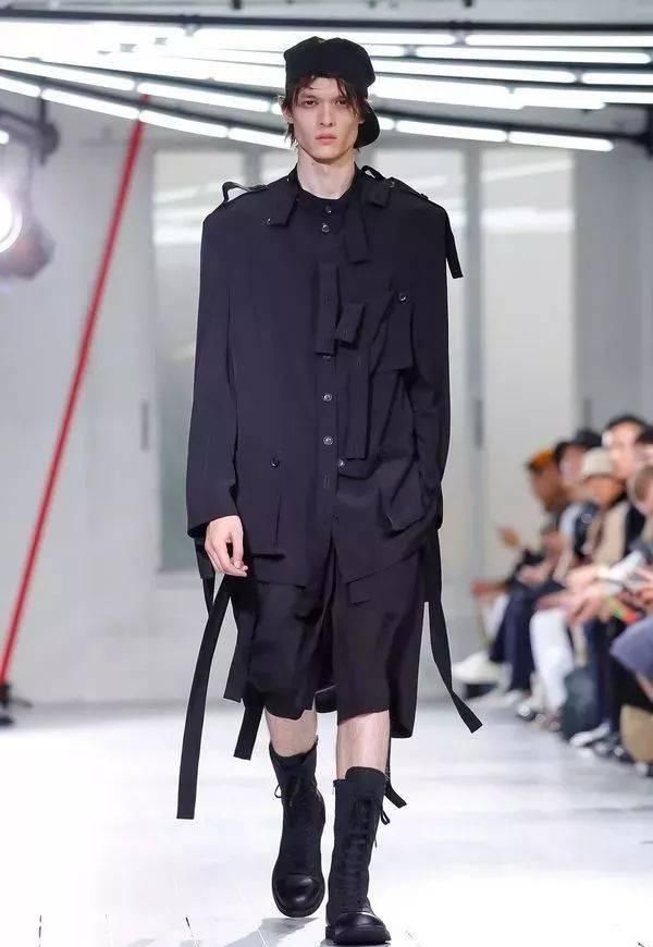 时装秀:Yohji Yamamoto 2020 春夏时装秀:山本耀司的黑色诗意想象