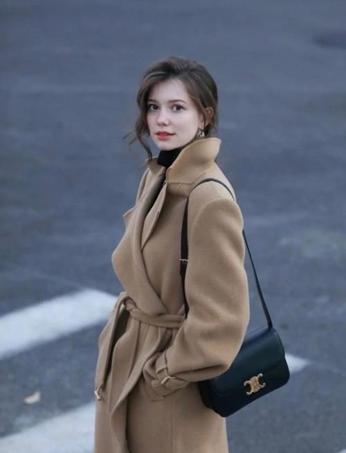  『记住』20年的女生记住4种“高光搭配”，任何情况下都数你最美