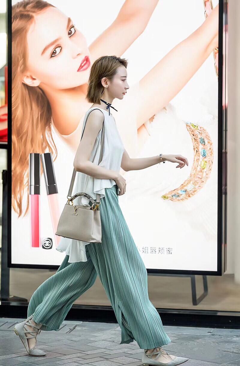 吸引人的街拍，可以没有漂亮的脸蛋，有刘诗诗、杨幂的气质最美