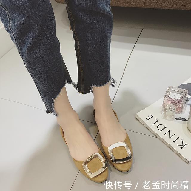 #复古#做为一个熟女,有时候穿不了高跟鞋,那来款复古平跟也不错!