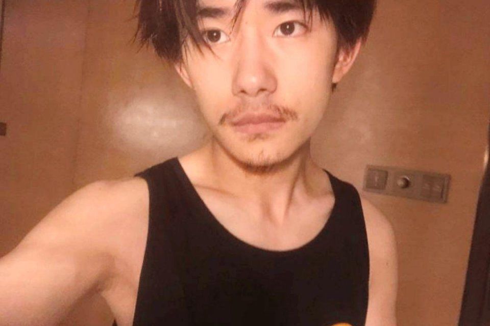 30岁的助理说，和17岁的四字弟弟谈恋爱，绝对不是姐弟恋